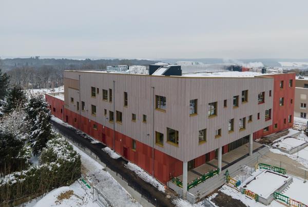 Schule "Lenkeschléi" in Düdelingen, Luftansicht