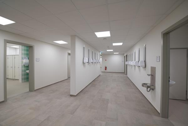 School "Lenkeschléi" in Düdelingen, hallway area with hair dryers, ground floor
