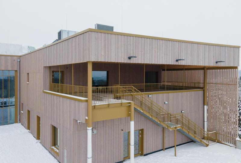 Schule "Lenkeschléi" in Düdelingen, Teil der Fassade