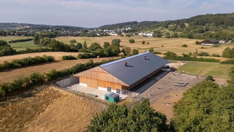 Exploitation agricole à Schrassig