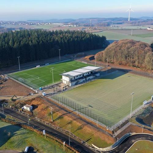 Deux nouveaux terrains de football et une grande cantine