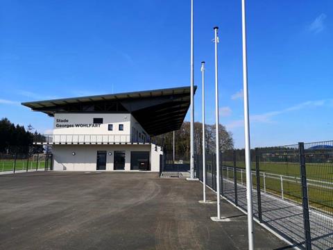 Cantine à toit flottant - Cantine avec toit de tribune en porte-à-faux