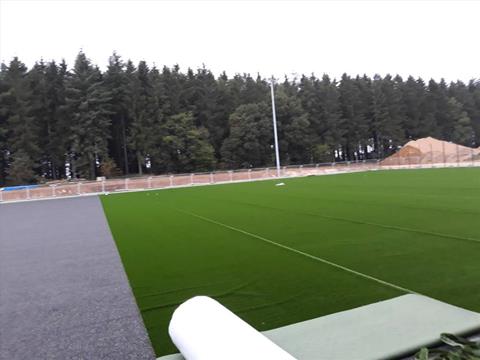 Terrain en gazon artificiel - pose de la surface du gazon