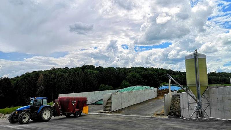 Access to the bunker silos