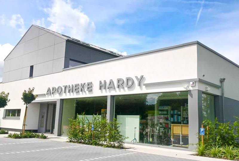 Nouvelle pharmacie avec maison d'habitation