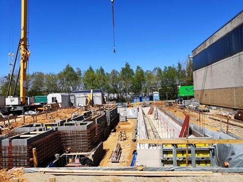 Travaux de terrassement et construction des fosses de montage
