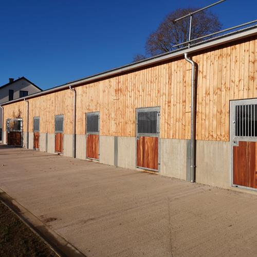 Riding facility for horse breeding and training, Redingen