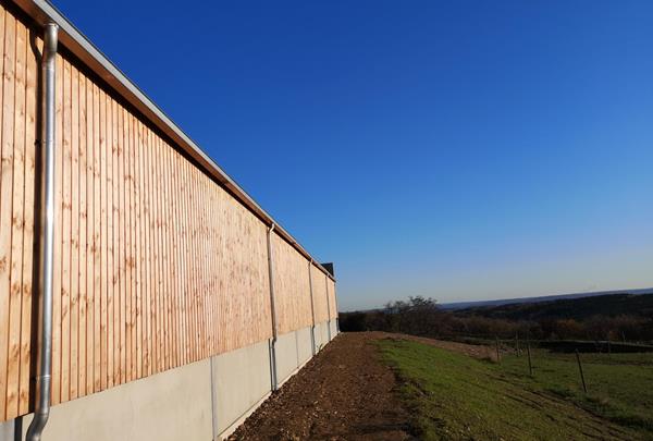 Riding facility for horse breeding and training, Redingen