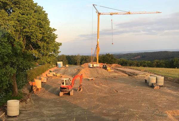 Riding facility for horse breeding and training, Redingen