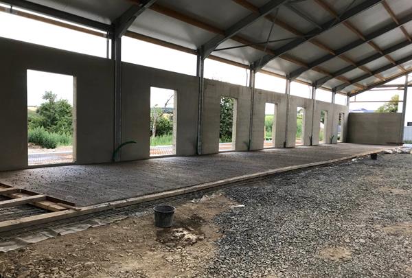 Riding facility for horse breeding and training, Redingen