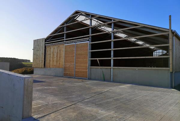 Riding facility for horse breeding and training, Redingen