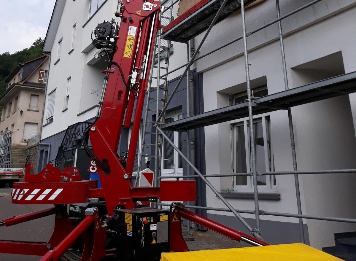 Hoeflon C6 compact crane - powerful, flexible, precise